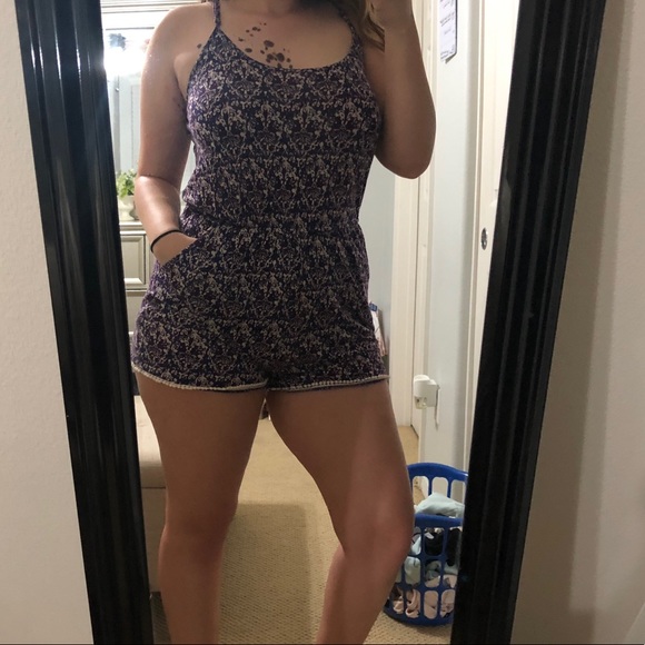 Forever 21 pattern romper - Picture 3 of 4